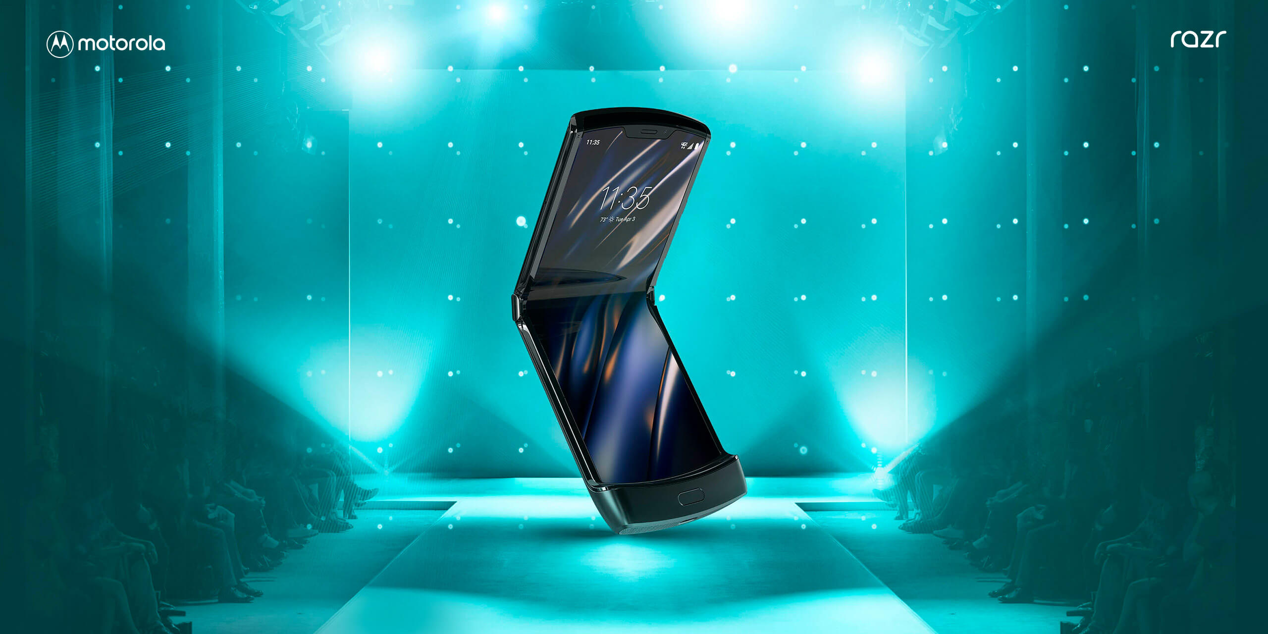  Pre-order Motorola RAZR now 